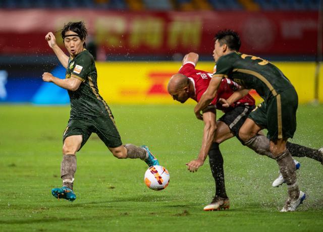 kaiyun-国安惨胜蓉城难摆脱质疑 人数占优被对手压着打